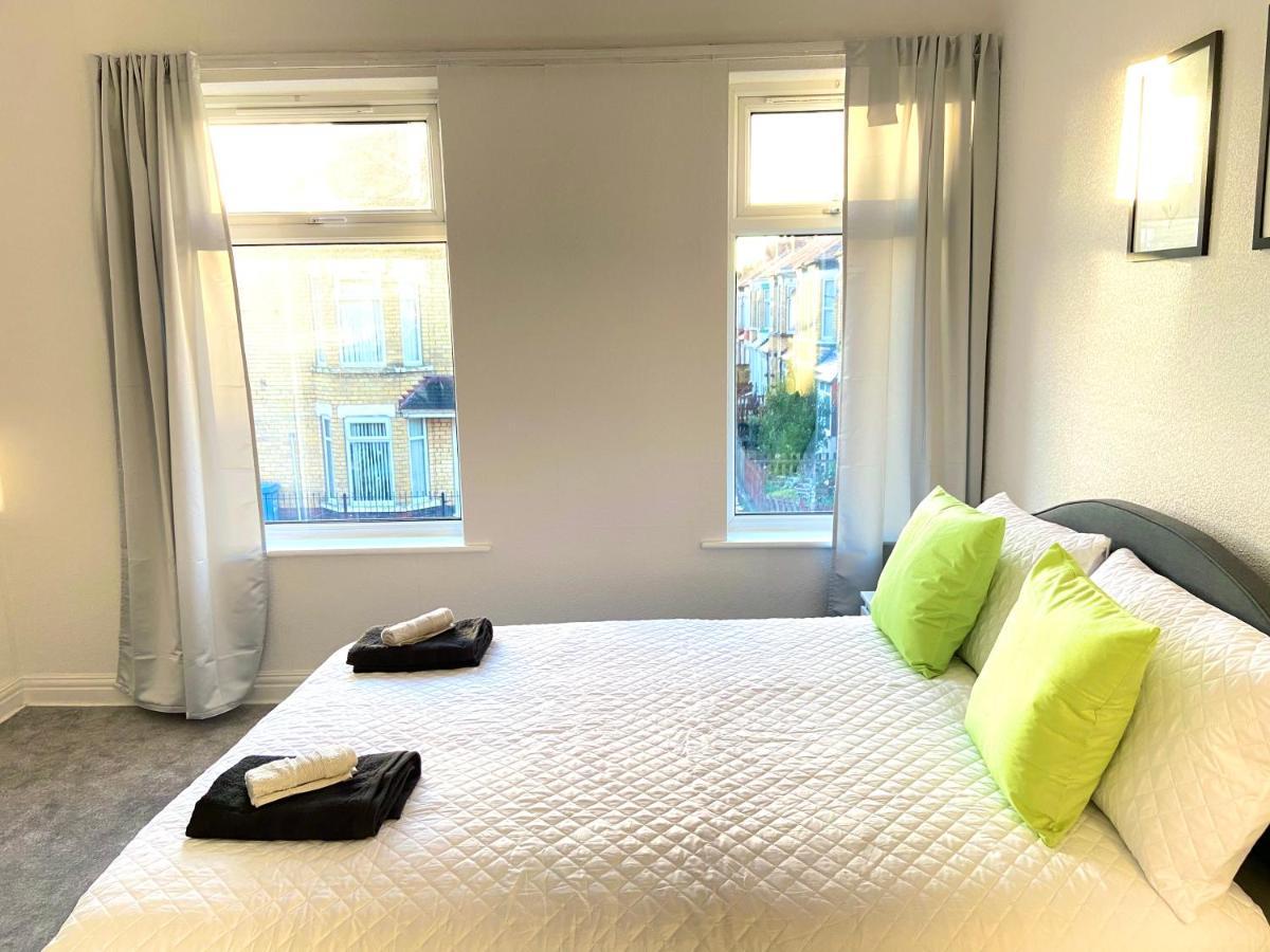 Kisobi Home Bedroom 1 Kingston upon Hull Esterno foto