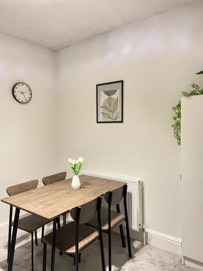 Kisobi Home Bedroom 1 Kingston upon Hull Esterno foto